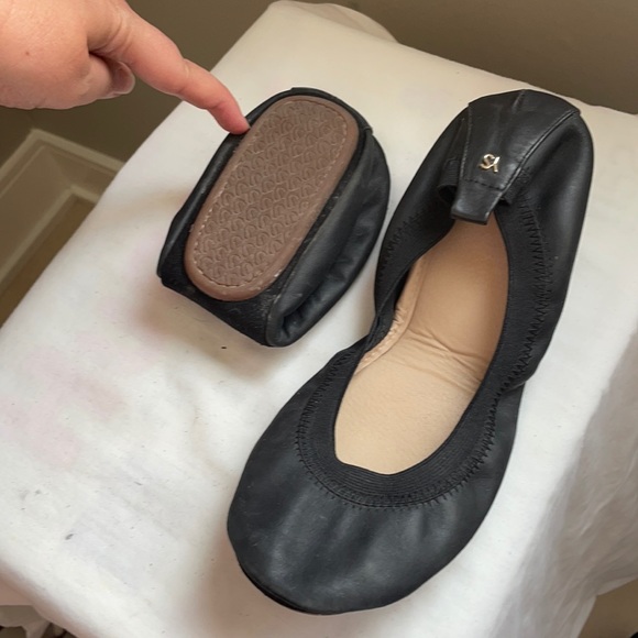 VEGAN LEATHER FOLDABLE SHOES!! YOSI SAMARA - Picture 1 of 5